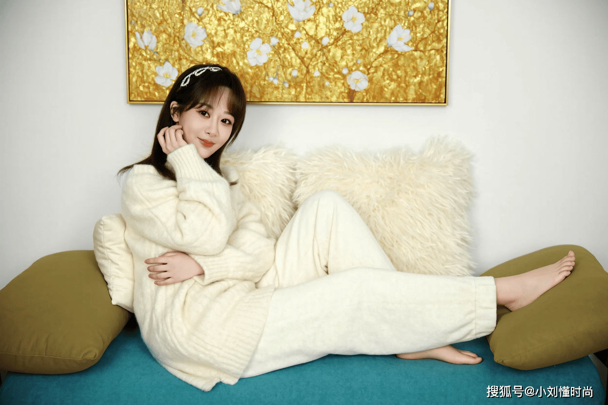 家时尚大片甜美氛围感直接拉满AG旗舰厅网